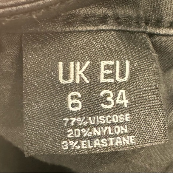 PrettyLittleThing HighWaist Faux Leather Jeggings. Size 0/xs - Picture 4 of 5